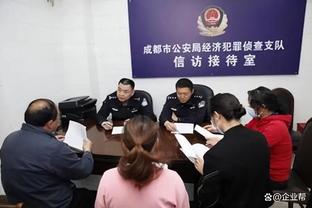 记者：吉达联合想在冬窗引进桑切斯，主帅加利亚多很欣赏他